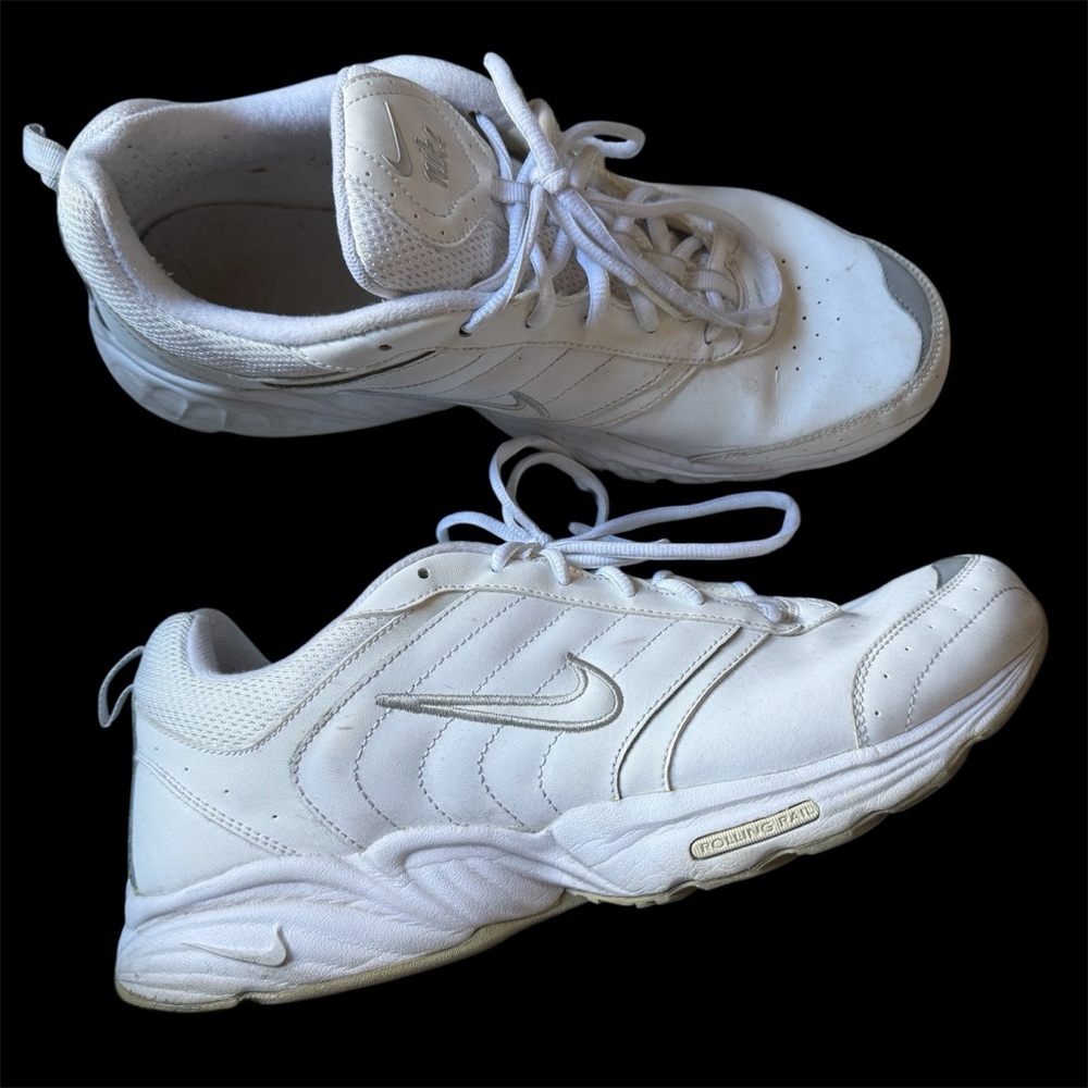 Nike Monarch Vintage White Mesh Sneakers ninties vibes